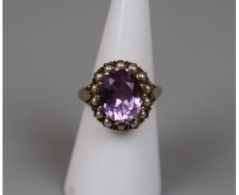 9ct gold amethyst and pearl set ring - Size M 