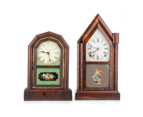 WELCH AMERICAN ROSEWOOD AND MAHOGANY 8 DAY MANTEL CLOCK, LATE 19TH / EARLY 20TH CENTURY Gothic style, with Roman numerals, de