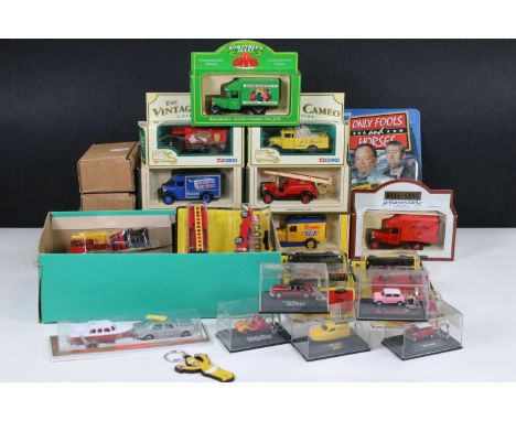 35 Boxed / carded diecast models to include Matchbox Superfast 75 Series No. 42 Mercedes Container Truck, Matchbox No. 39 Rol