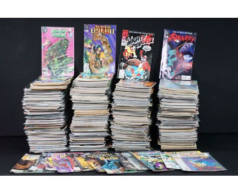 Comics –  Around 650 Modern Age – Bronze Age comics featuring DC, Vertigo, Dark Horse, Valiant, Image, Marvel etc to include 