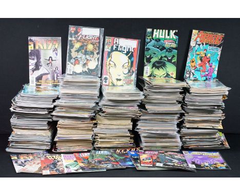 Comics – Around 800 Modern - Bronze Age comics featuring Marvel and DC to include Captain America, Doctor Strange, Wolverine,