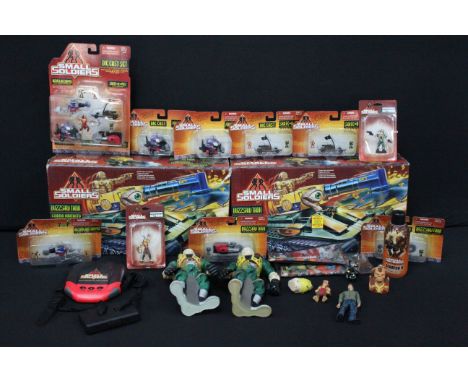 Collection of boxed / carded Kenner Small Soldiers action figures and vehicles to include 2 x Buzzsaw Tank vehicles, Power Dr