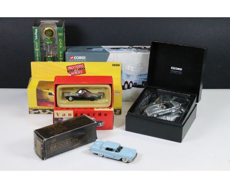 Five boxed diecast / white metal models to include Brooklin Collection BRK 64 1959 Ford Thunderbird Hardtop Coupe, Corgi Only