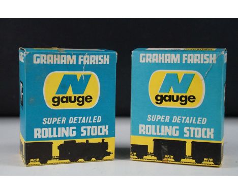 Two Graham Farish N gauge Super Detailed Rolling Stock retailers trade boxes to include 12 x Horse Box Fawn and 12 x Horse Bo