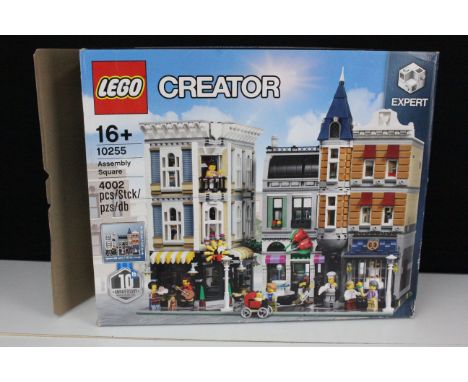 Lego - Built Lego Creator Expert 10255 Assembly Square, complete with original box and instructions