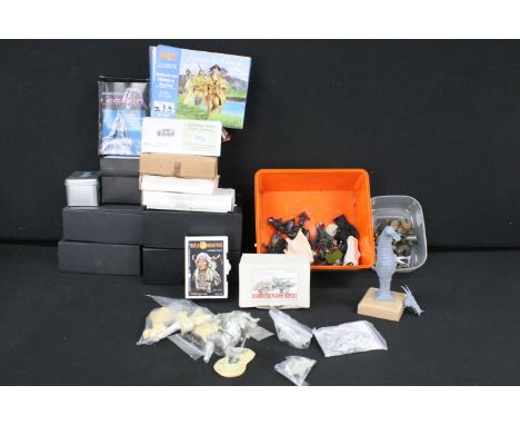 Collection of boxed &amp; unboxed military / fantasy / historical metal and plastic figures &amp; models to include Tartar Mi