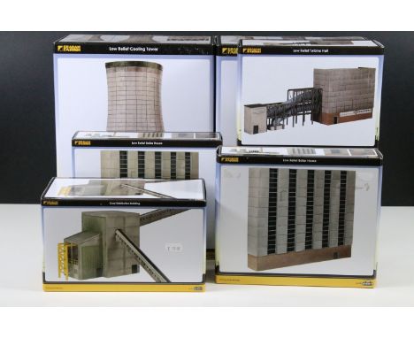 Seven boxed Graham Farish Scenecraft by Bachmann N gauge trackside buildings to include 2 x 42-297 Low Relief Cooling Tower, 