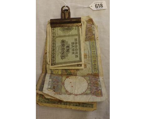 SMALL AMOUNT OF VINTAGE MOROCCAN PAPER MONEY