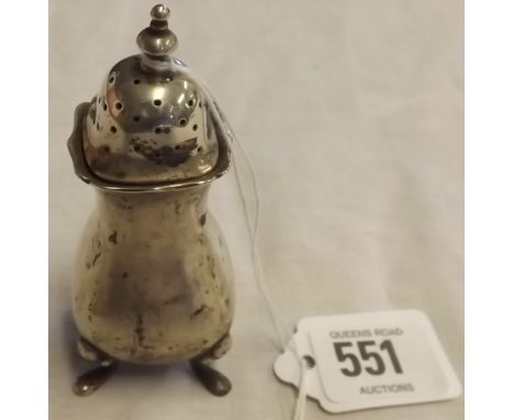 A SILVER PEPPER CASTER WITH URN FINIAL - B'HAM 1927 - MAPPIN &amp; WEBB