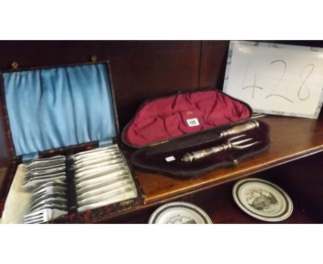 BOX SET OF STAINLESS STEEL FISH KNIVES &amp; FORKS &amp; A VINTAGE CARVING SET IN BOX