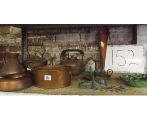 SHELF OF COPPERWARE INCLUDING KETTLES ETC