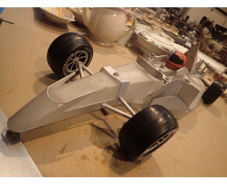 Glass and metal model of Formula 1 racing car L: 70 cm  CONDITION REPORT: You could possibly use as a lamp.