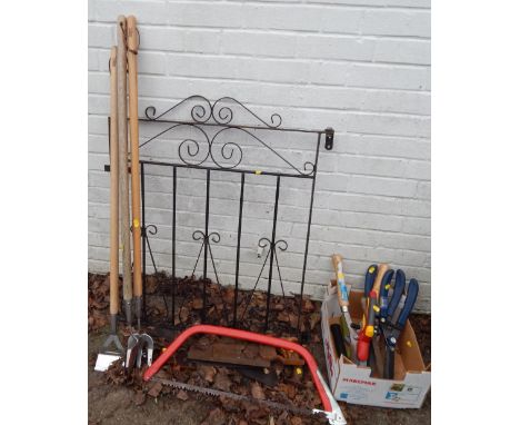A cast garden gate, various gardening tools, saws, etc. (a quantity)