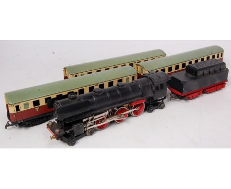 Continental outline diecast S scale? 4-6-2 engine and tender and 3 coaches, maker unknown (F-G)