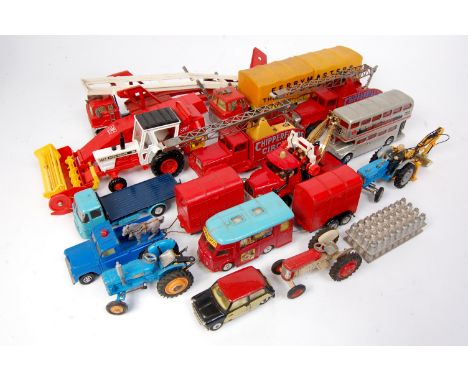 Tray of assorted playworn Corgi Toys, mixed subjects to include Chipperfields Circus Crane Truck, David Brown 1412 tractor an