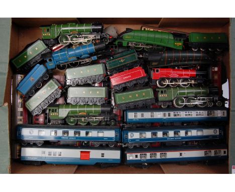 Large tray of mixed Hornby, Lima and Tri-ang 00 gauge locomotives and rolling stock, all loose examples to include Lima King 