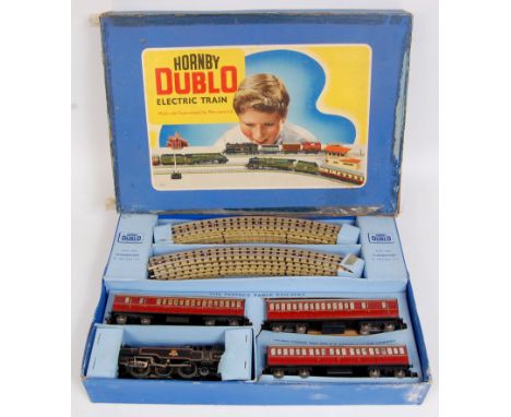 Hornby Dublo EDP13 2-6-4 Tank Passenger Train Set, comprising of black BR 2-6-4 tank locomotive with 3 Suburban Coaches and a
