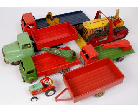 Camtoy, Gama, Marx and German tinplate construction and commercial vehicle related group, to include Camtoy clockwork flat tr