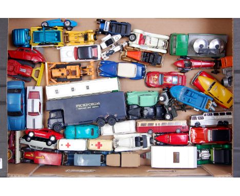 Large tray of mixed loose diecast vehicles and accessories, manufacturers to include Solido, Rio, Elicor and others, examples