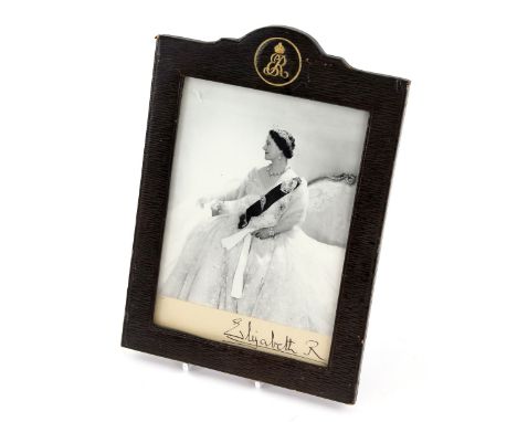 Queen Elizabeth The Queen Mother - Cecil Beaton portrait photograph of HM Queen Elizabeth the Queen Mother, signed in the mou