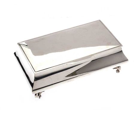 SILVER JEWELLERY BOX WITH HINGED LID RAISED ON FOUR SCROLLED FEET.BIRMINGHAM 1922.ASPREY LONDON.HEIGHT: 3 INCHES.WIDTH: 9 INC