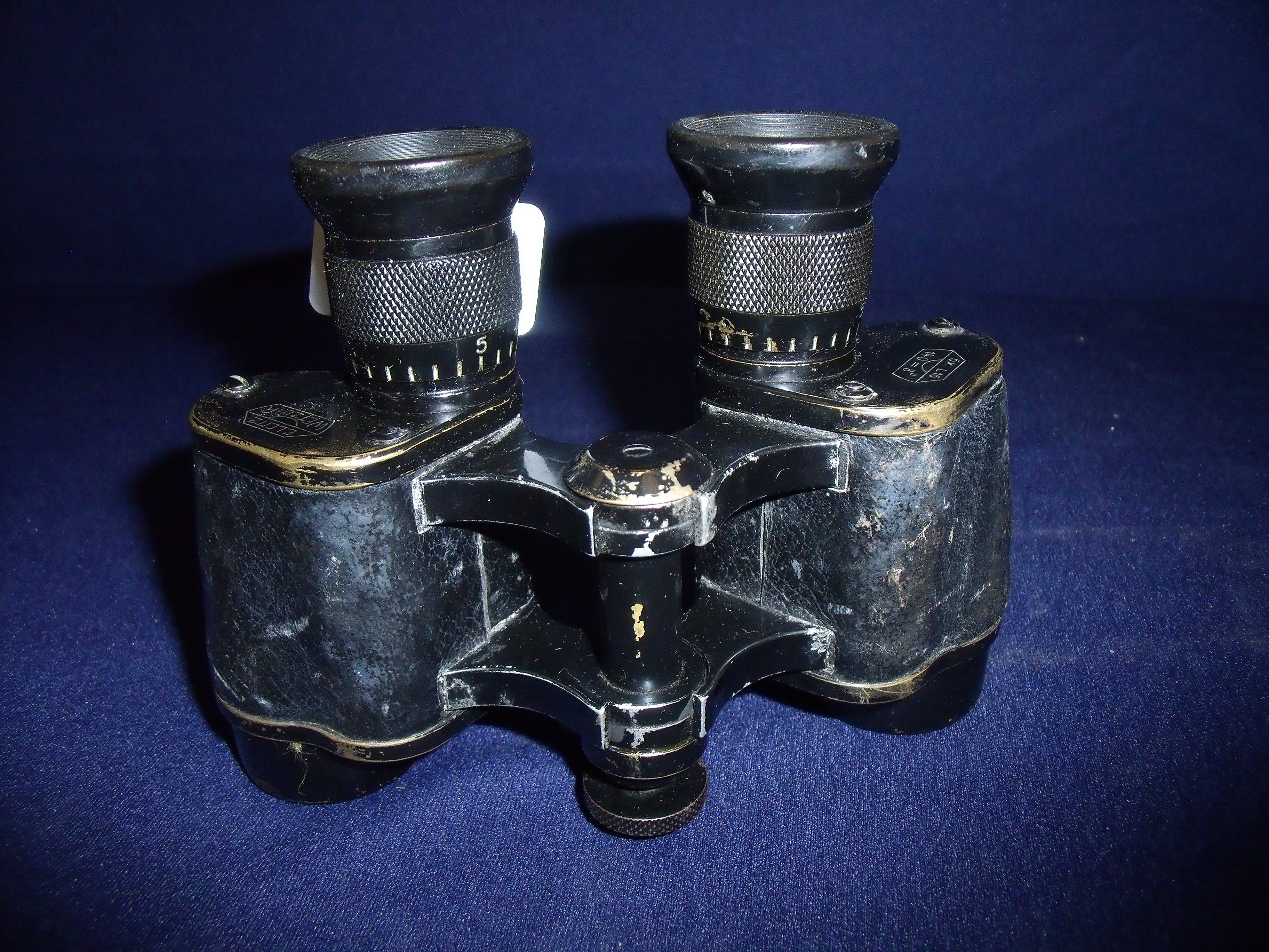 E. Leitz Wetzlar 6xL16 140=8 binoculars