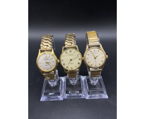 Rotary Maximus wristwatch with 9ct gold case, going order; Geneve Incabloc automatic wristwatch, going order; Le Cheminant wr