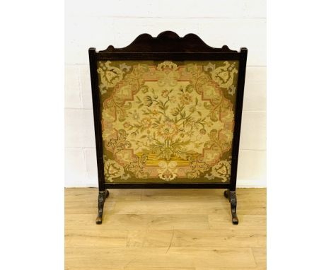 Victorian oak framed fire screen with glazed tapestry screen, 80 x 106cms. Estimate £15-30