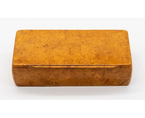 An early to mid 19th century rectangular burr maple snuff box, with tortoiseshell lining, of traditional form with hinged cov