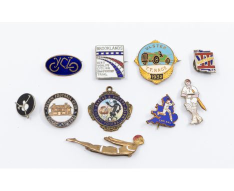 An early 20th century Fulham Football Club enamel and gilt brass circular lapel badge, depicting Craven Cottage, 23mm diamete