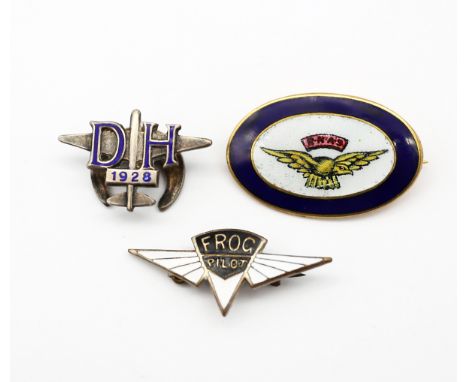 A fine quality WW1 era Royal Naval Air Service sweetheart style brooch. Manufactured in a gilt metal, with an infilled blue a
