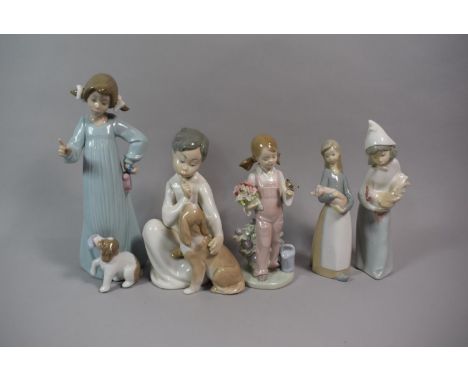 A Collection of Four Lladro Figural Ornaments of Children Together with One Nao Example 