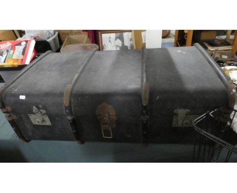 A Vintage Travelling Trunk, 91cm Wide 