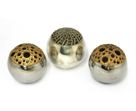 A silver potpourri, by Stuart Devlin, London, 1973,of ovoid form, within the pierced silver gilt spiral cover, 8.5cm high, 4.
