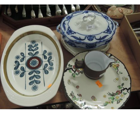 A selection of vintage ceramics including Royal Doulton plates