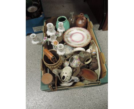 A selection of vintage ceramics in need of a good clean, could be a hidden treasure. 