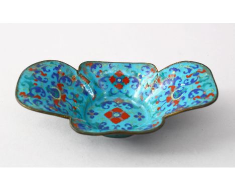 A GOOD 19TH CENTURY CHINESE CANTON ENAMEL SPOON TRAY, the body decorated with scenes of formal scroll decor, 16cm wide x 9.5c
