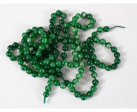 A GOOD SET OF CHINESE JADE / HARD STONE BEAD NECKLACE, Approx 135cm