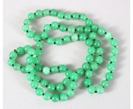 A GOOD SET OF CHINESE JADE / HARD STONE BEAD NECKLACE, Approx 70cm