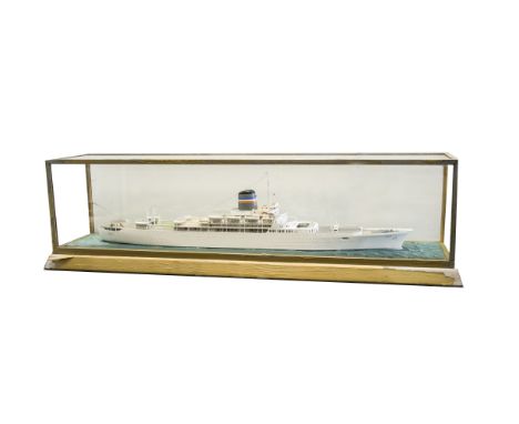 Bassett-Lowke Ship model of 'SA Vaal', finished in white, vessel was originally launched as 'Transvaal Castle', model is pres