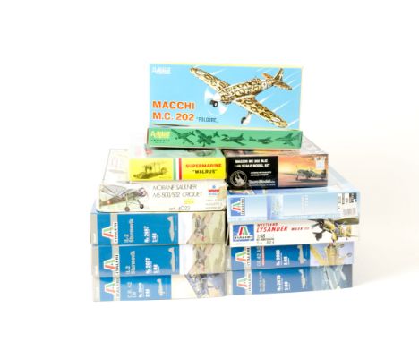 Italian Manufactured Military Aircraft Model Kits, a boxed collection of 1:48/50 scale WW1 and later aircraft including Itale