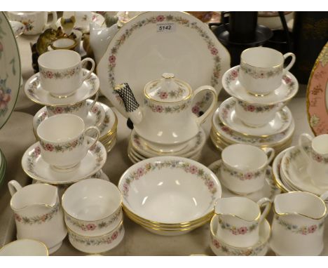 A Paragon Belinda tea service, comprising of tea plates, bread and butter plate, tea pot, sugar bowl, creamer, etc