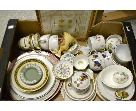 Cermaics - Royal Worcester Evesham cups, saucers; Wedgwood Wild Strawberry; Indian; Aztec; Minton; Aynsley, etc