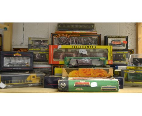 Model Railway - mostly boxed, Bachmann 2251 Collect Goods; 3202 GWR Green; Lima Class 47 380, boxed; Mainline LMS 57 First Cl
