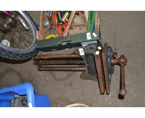 Bench vice