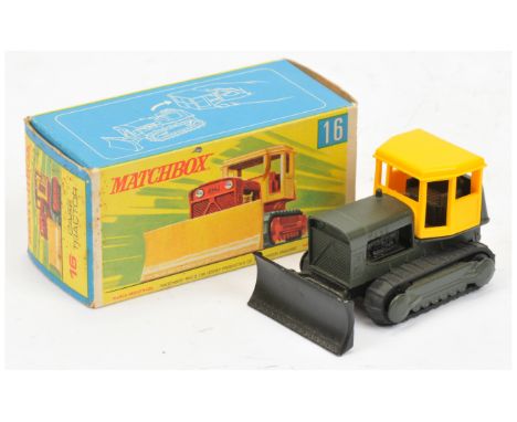 Matchbox Regular Wheels 16C Case Tractor - dark olive green yellow plastic canopy, without bonnet label, black plastic roller
