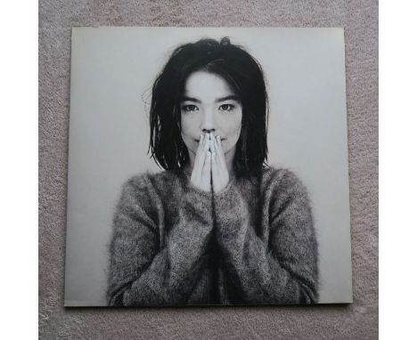 Björk – Debut (Bjork) Original first pressing UK 1993 vinyl LPVery rare first pressing on One little Indian recordsA Side The