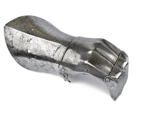 dating: First half of the 16th Century provenance: Italy or Germany, In iron, big, smooth mannequin, ribbed in the center, wi