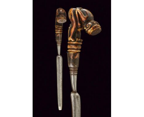 dating: 19th Century provenance: Giava, With iron, straight chisel tip, provided with tapering ferrule at the base. Bone grip