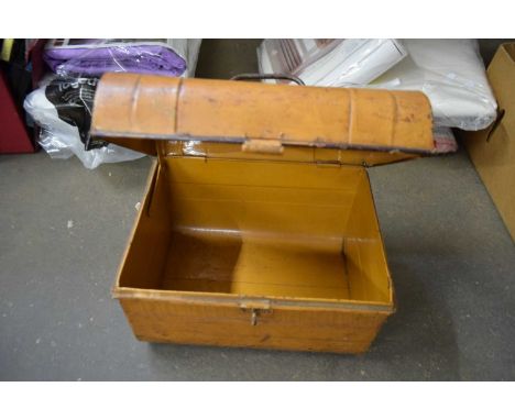 SMALL METAL TRUNK